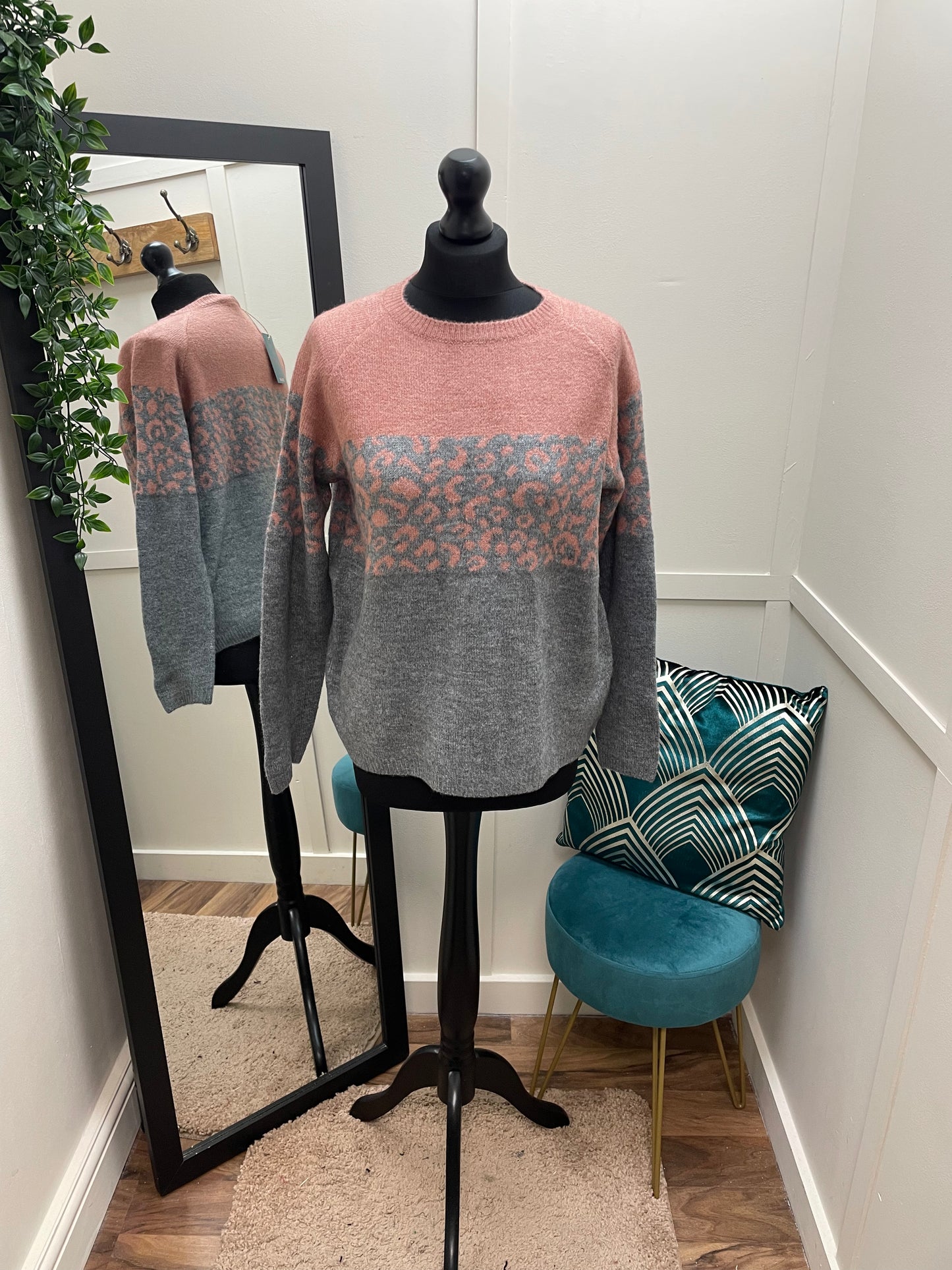 Colour Blocked Leopard Print Jumpers