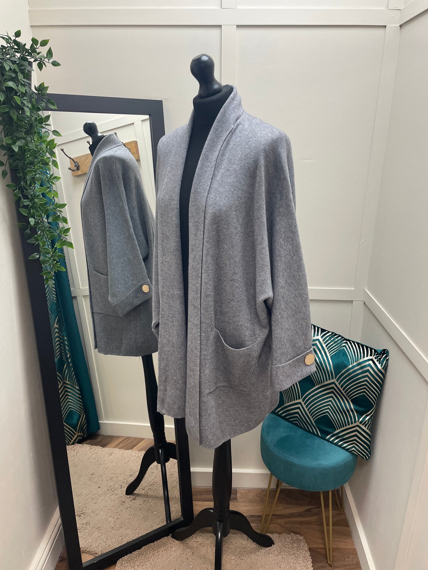 Buttoned Cuff Midi Cardigans