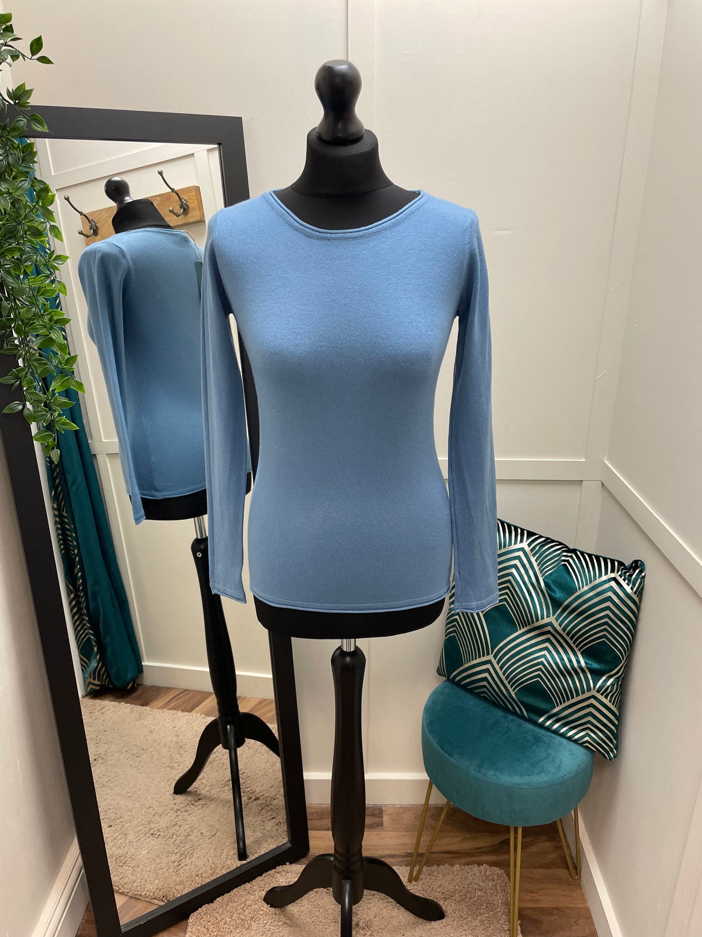 Soft Round Neck Knit Tops