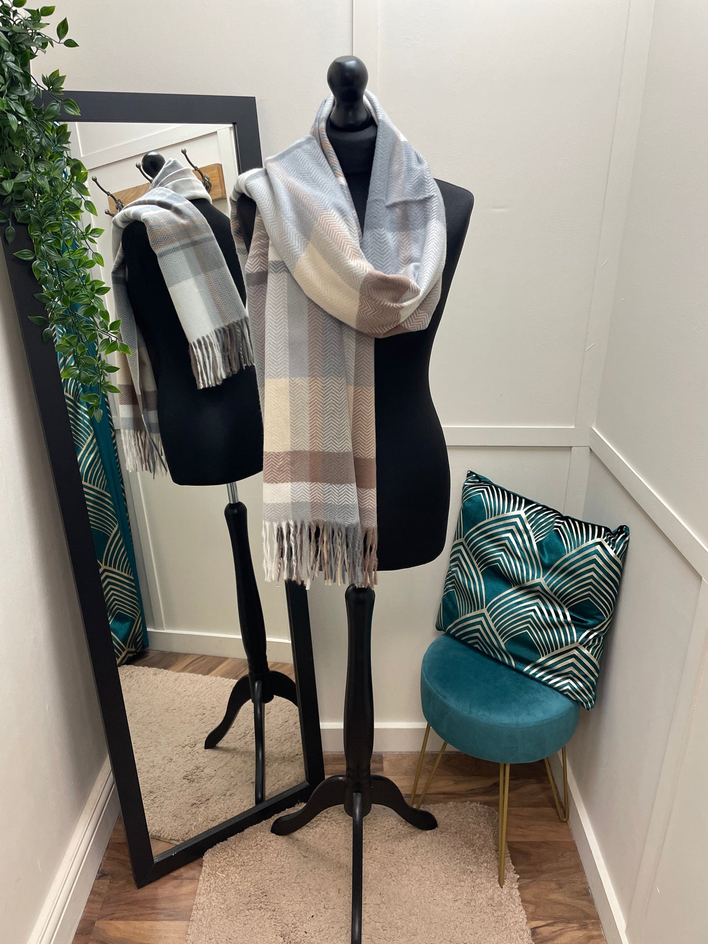 Zig-Zag Check Print Scarf