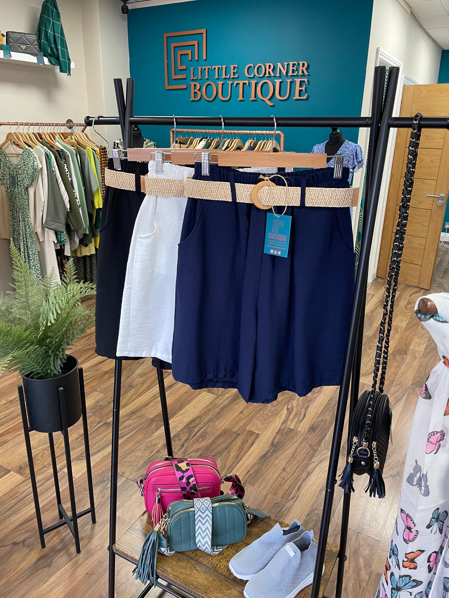 Belted Wide Leg Shorts