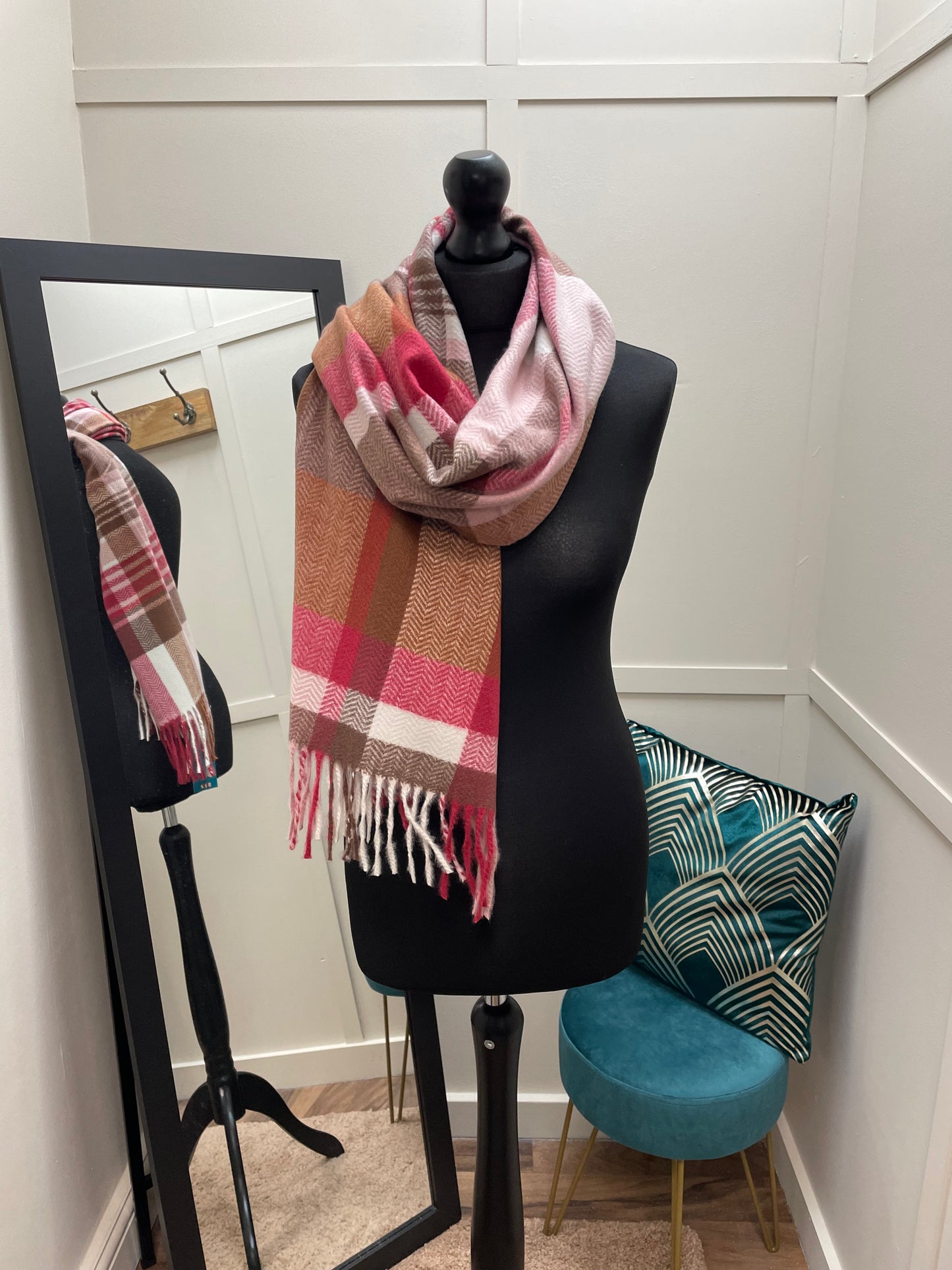 Zig-Zag Check Print Scarf