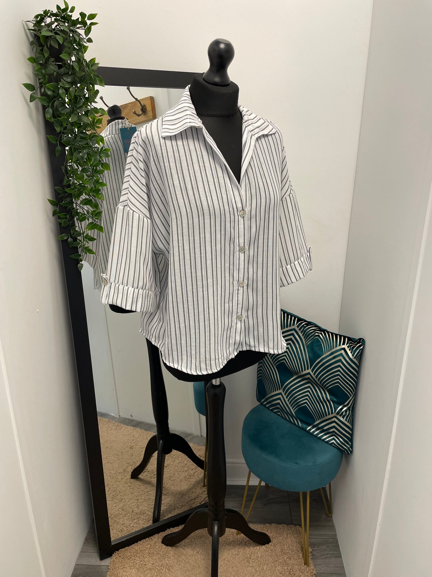 Cropped Striped Shirts