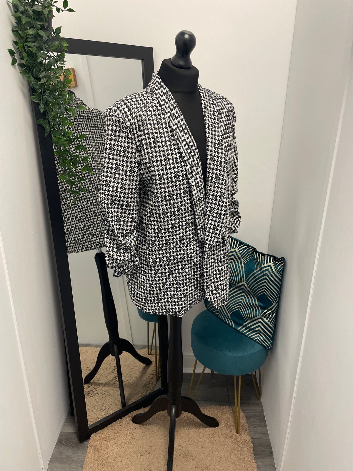Printed Ruched Sleeve Blazers