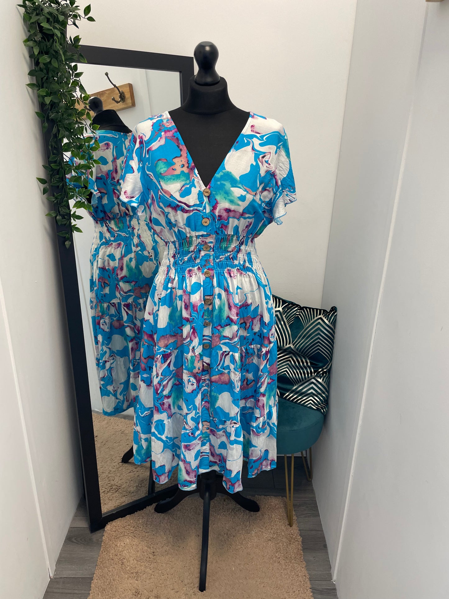 V-Neck Midi Dresses