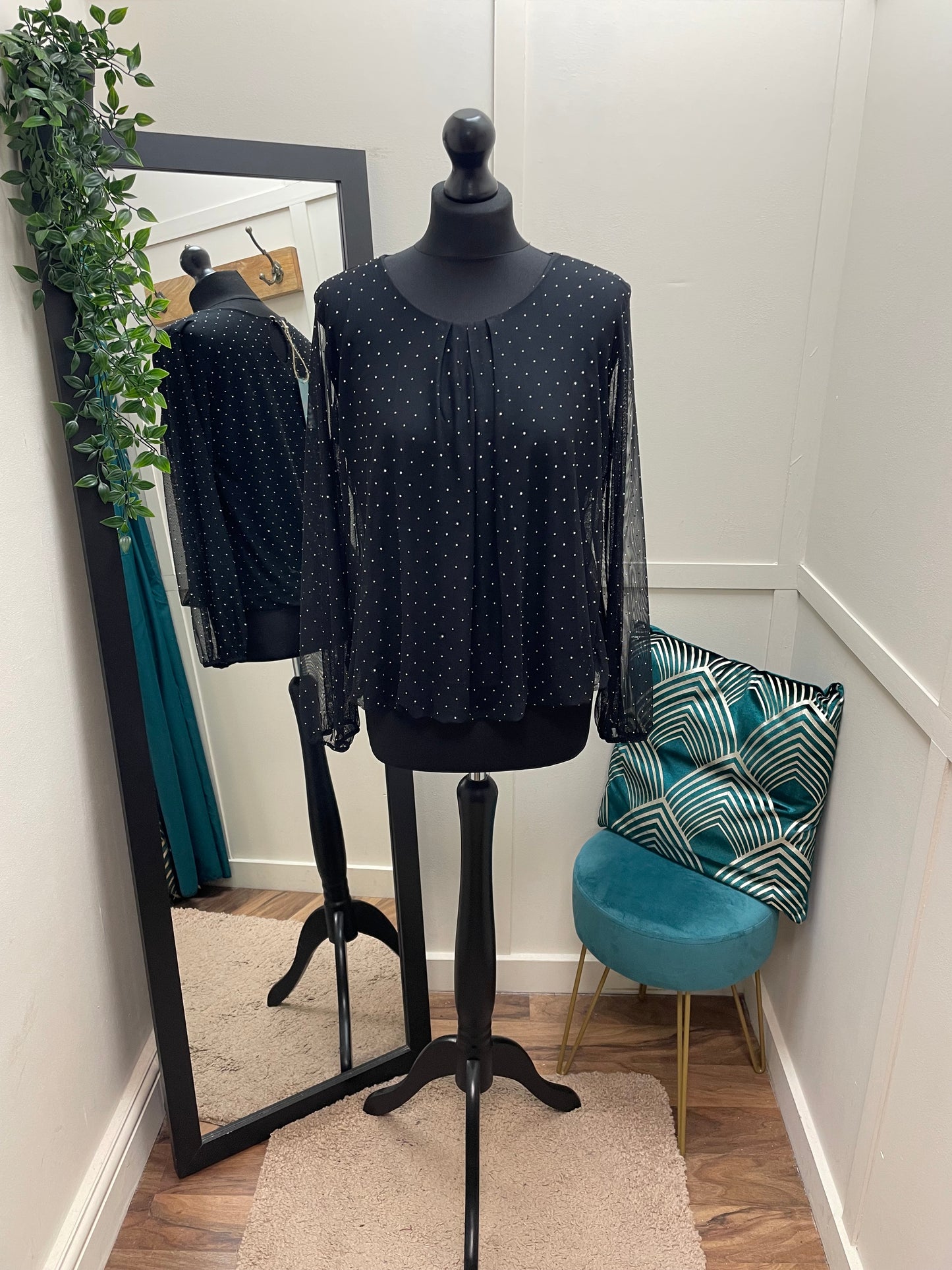 Mesh Bubble Hem Tops