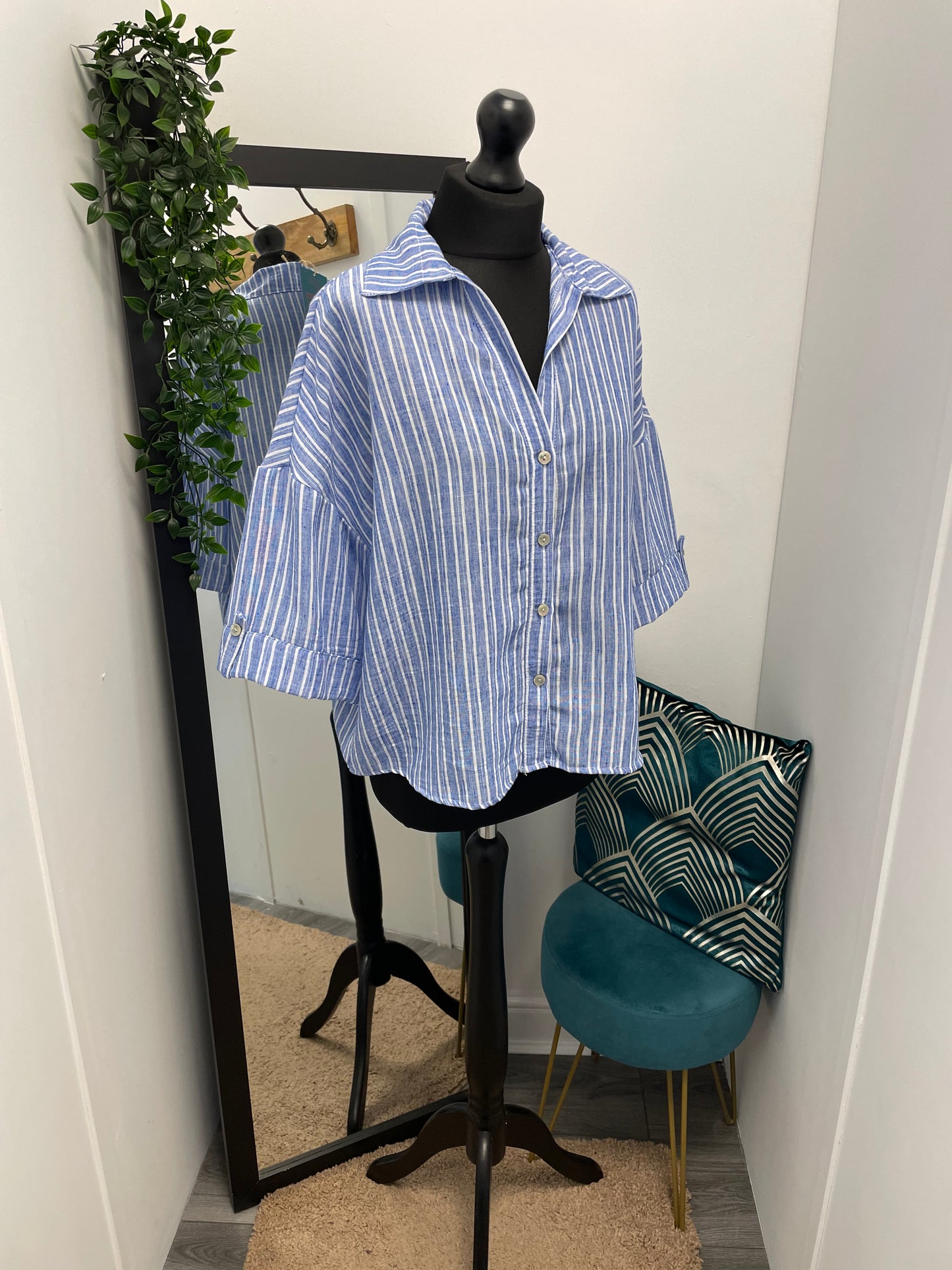 Cropped Striped Shirts