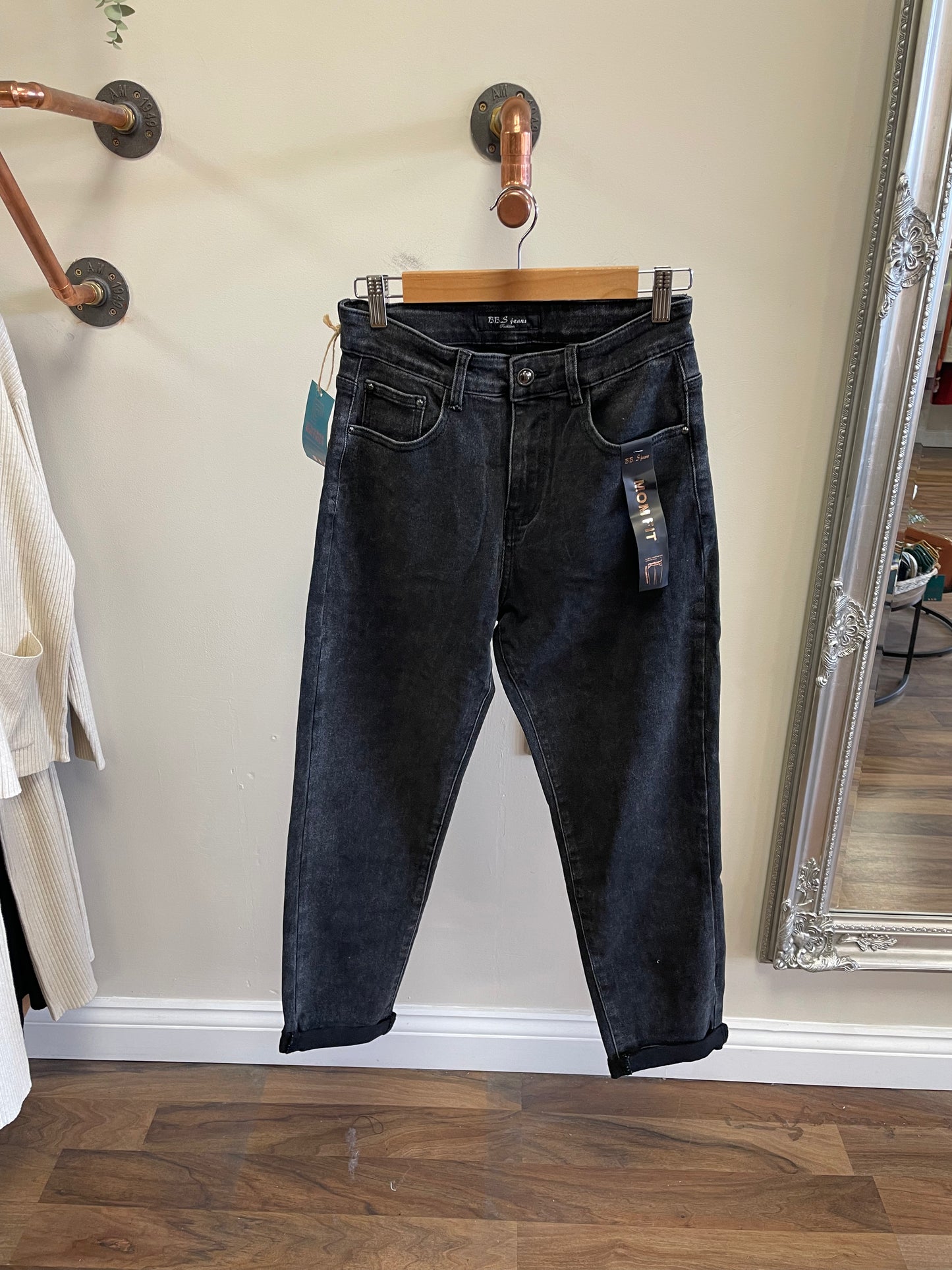 Black Mom Fit Jeans