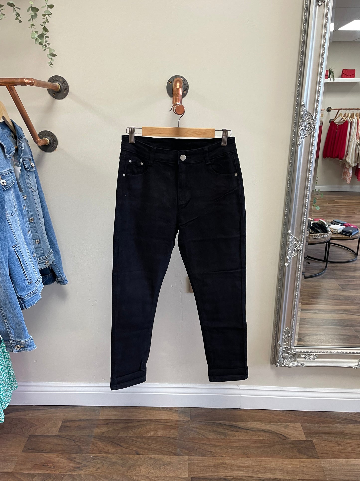 Black Mom Fit Jeans