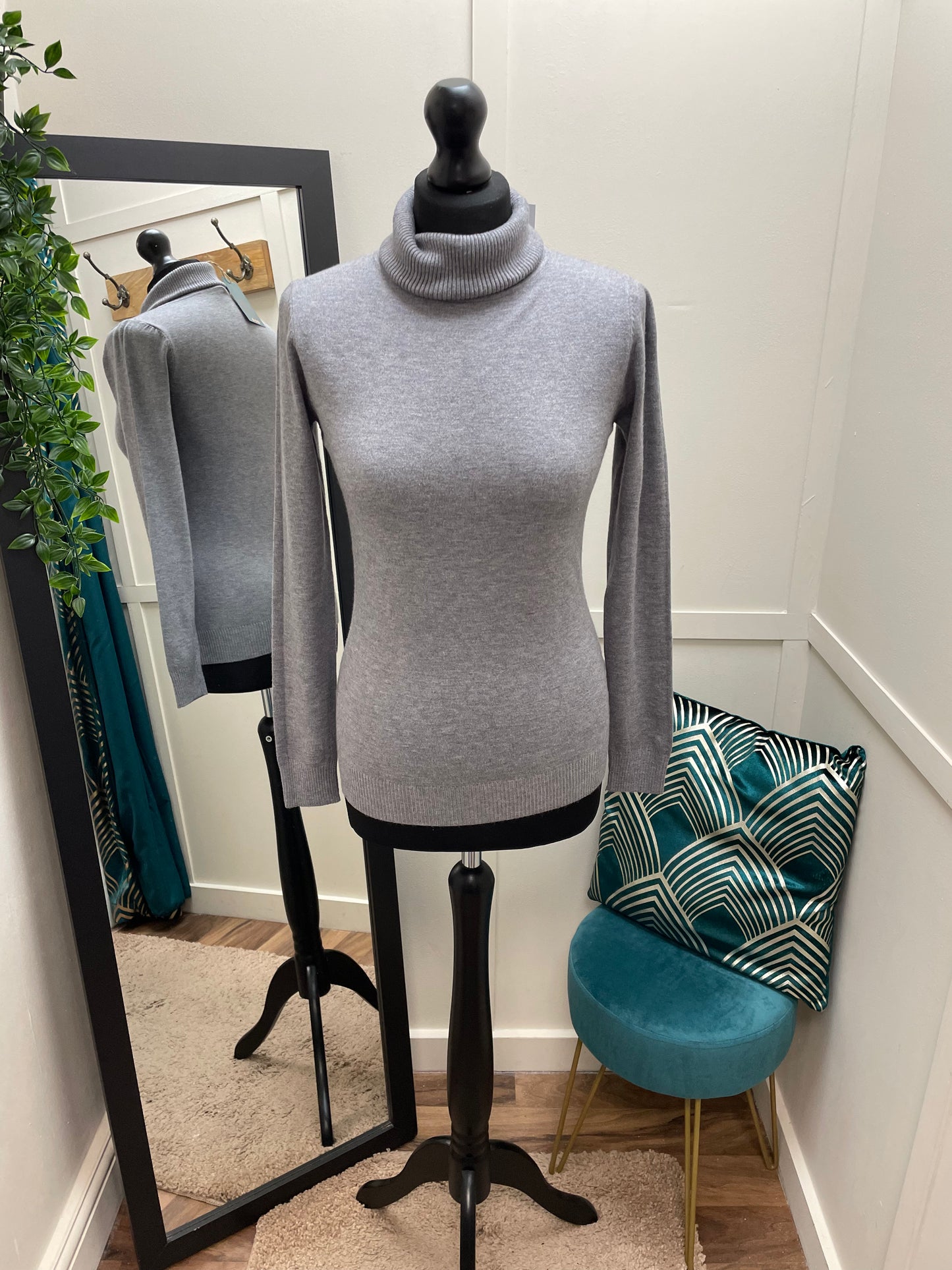 Soft Rolled Neck Knit Tops