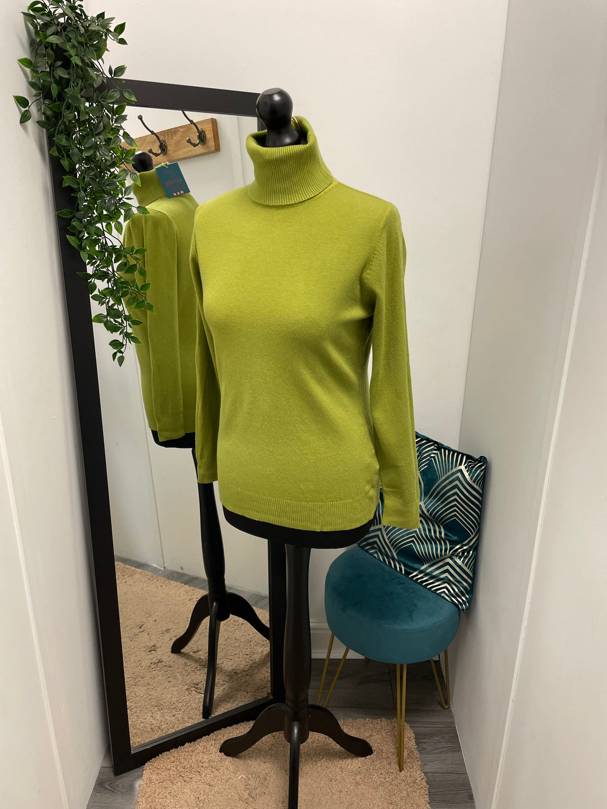 Roll Neck Knit Tops