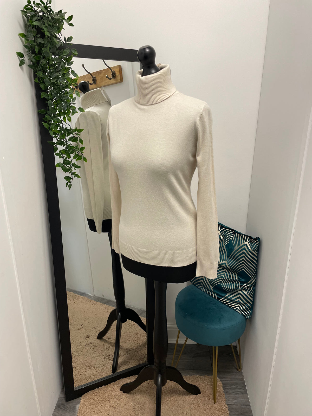 Roll Neck Knit Tops