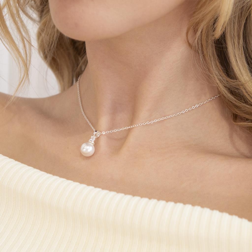 Life Charms Pearl Motif Necklace