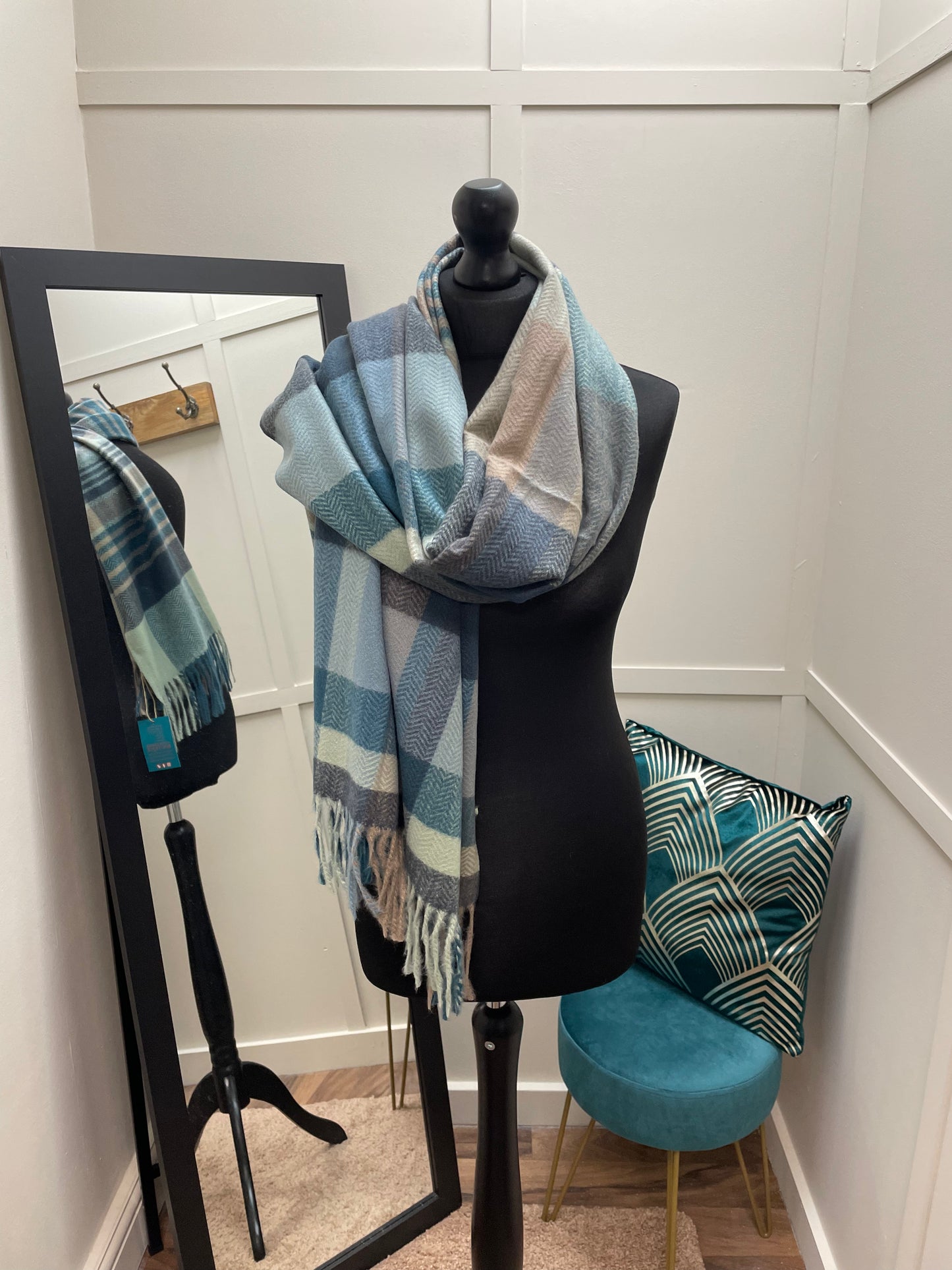 Zig-Zag Check Print Scarf
